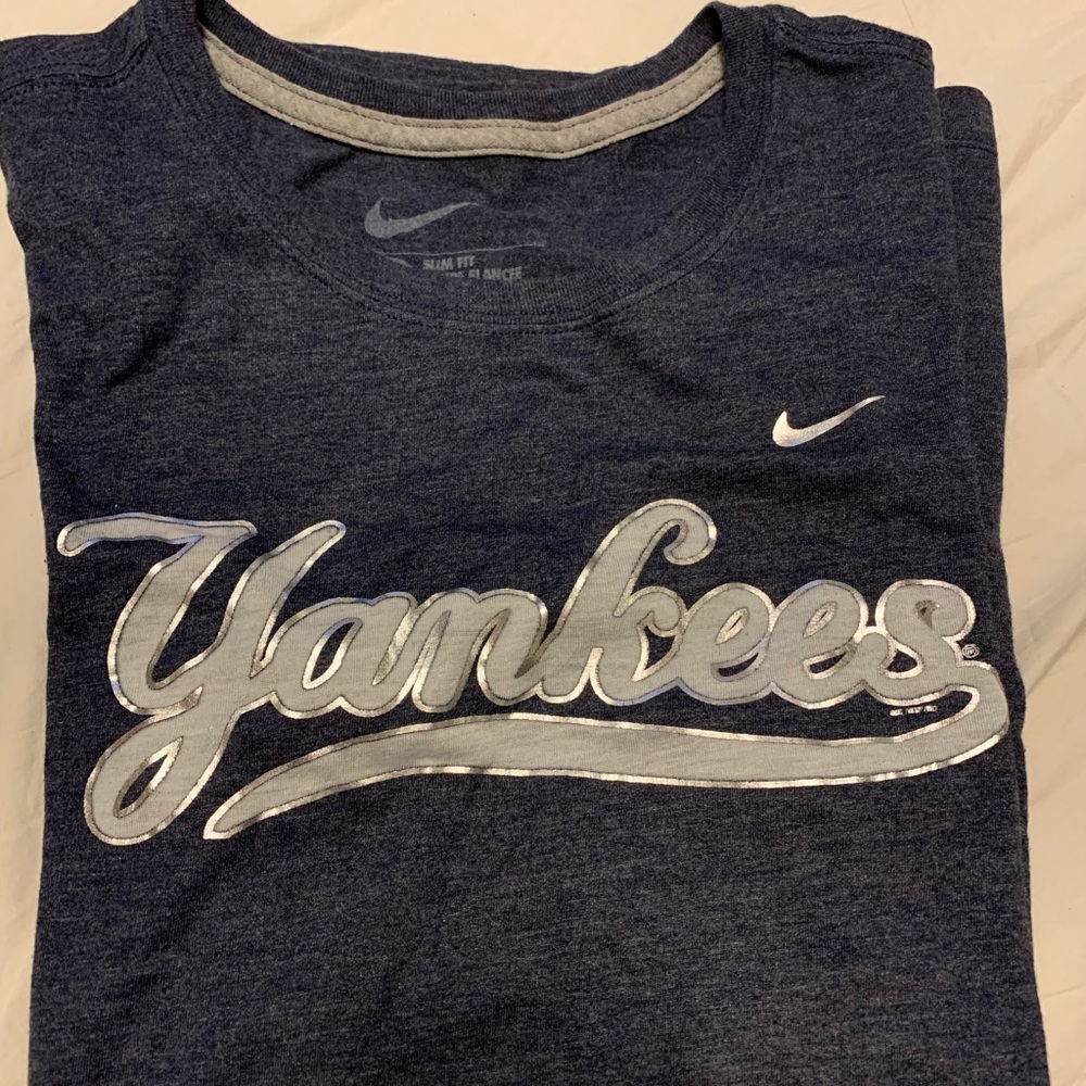 Yankees shirt